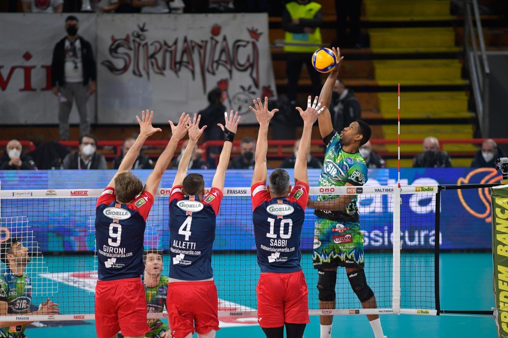 Pronostico rispettato, la Sir supera Taranto 3-0