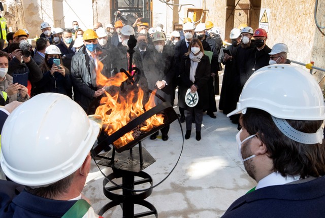 Fiaccola benedettina per la pace in volo verso la Spagna, il programma