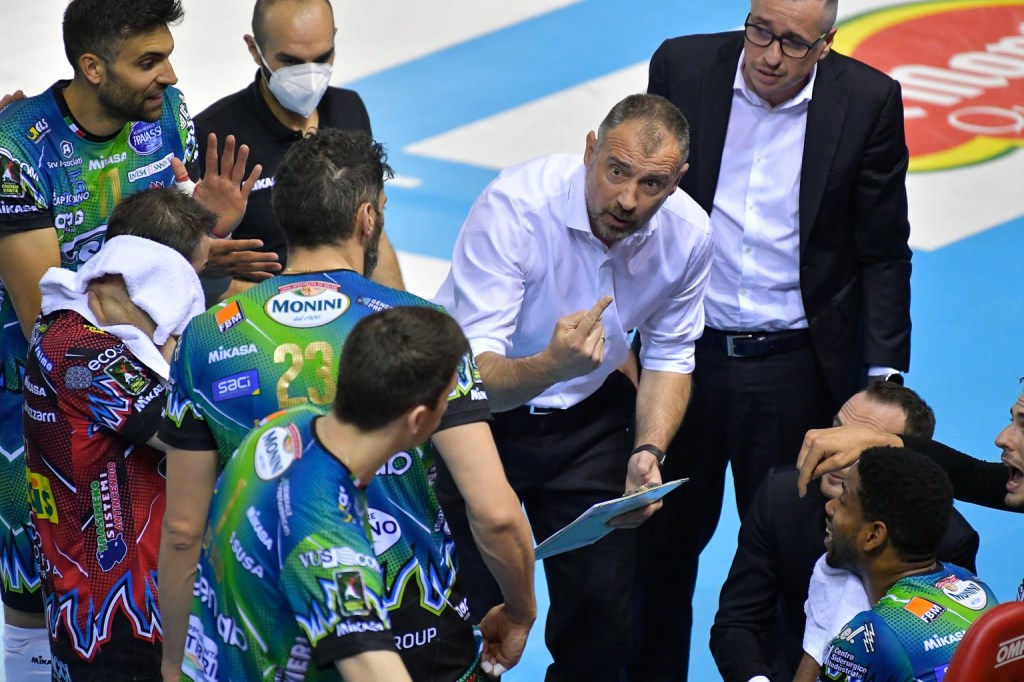 Nuovi interpreti, stessi epiloghi amari: la Sir si interroga sui cali a fine stagione