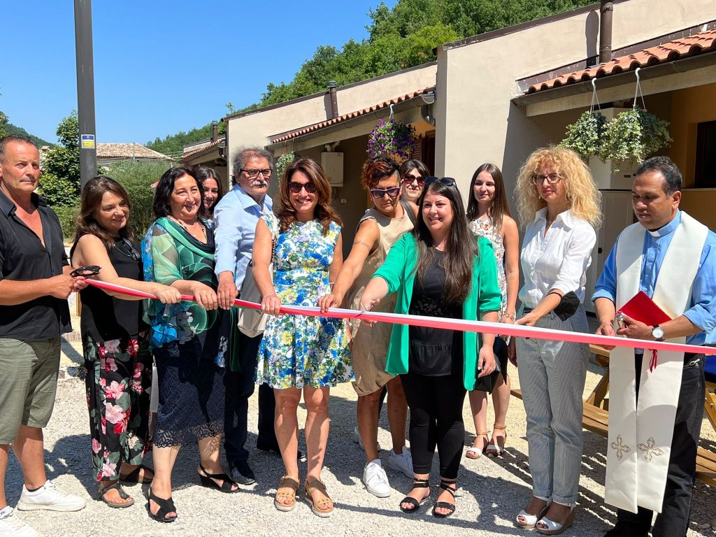 Rasiglia, taglio del nastro per bagni ed infopoint: “Una giornata di festa”