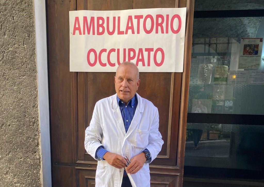 Ambulatorio medico chiuso in centro, comitato in pullman a Terni per incontrare De Fino