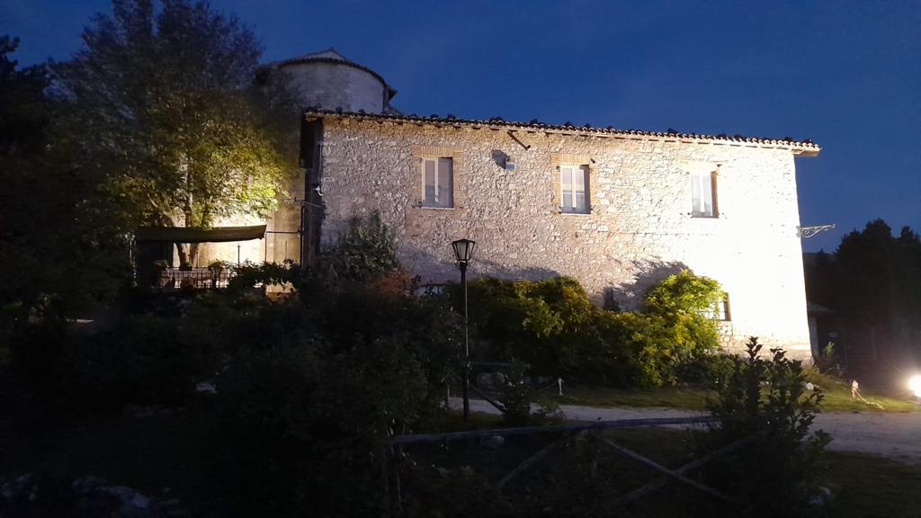 Un angolo di paradiso salendo a Monteluco: tutti a tavola all’Agriturismo San Giuliano