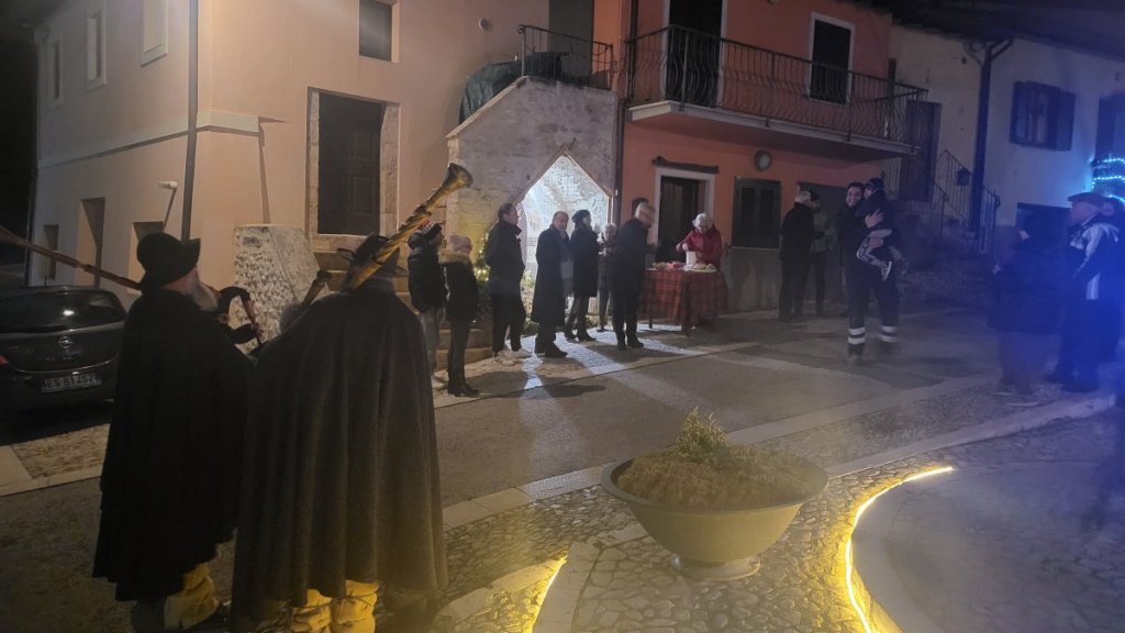 Natale a Norcia, sabato arrivano gli zampognari per le vie della città