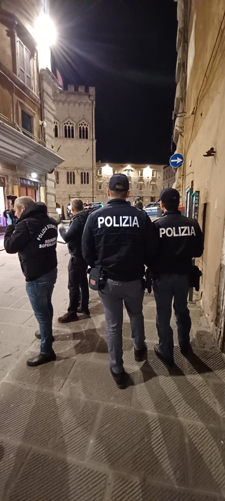 Rubano orologio da 30mila euro, è caccia ai ladri