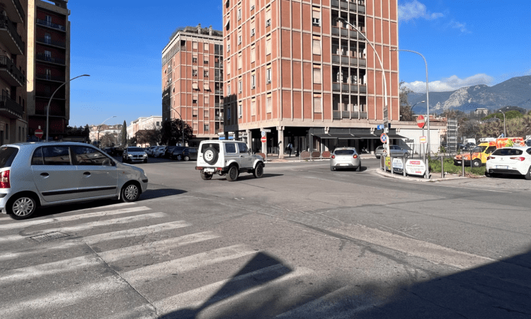 Terni, in via Battisti rotatoria ed edificio nuovi: il Consiglio approva