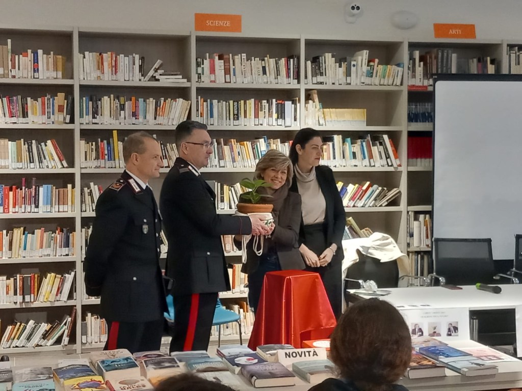 A Trevi è arrivato l’Albero del giudice Falcone