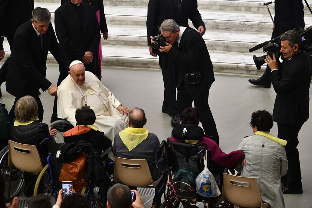Papa Francesco con gli spoletini