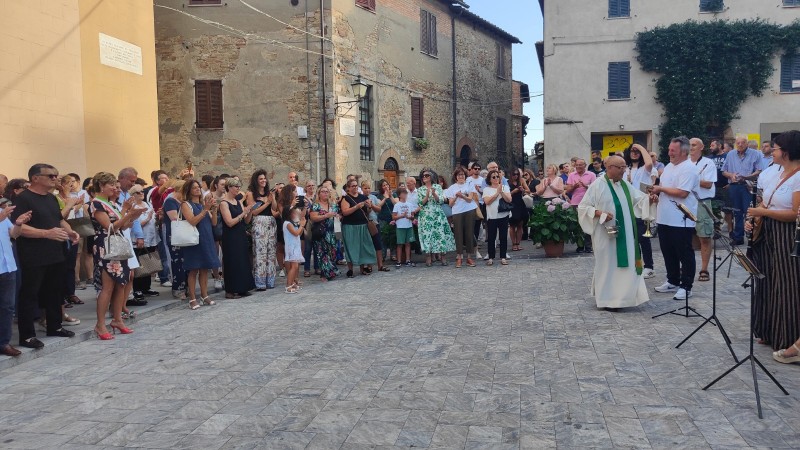 Inaugurati i lavori di riqualificazione della piazza Beato Giacomo a Cerqueto
