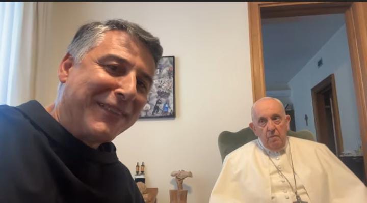 Papa Francesco nella diretta Facebook di padre Enzo Fortunato: “siate brava gente”