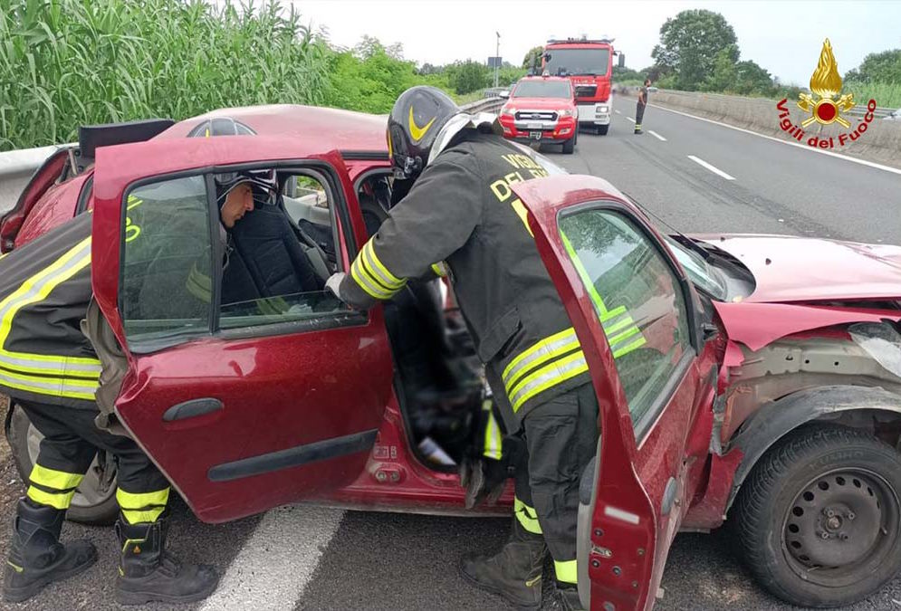 Tamponati da un camion, feriti 4 giovani della Valnerina | Gravissima 19enne