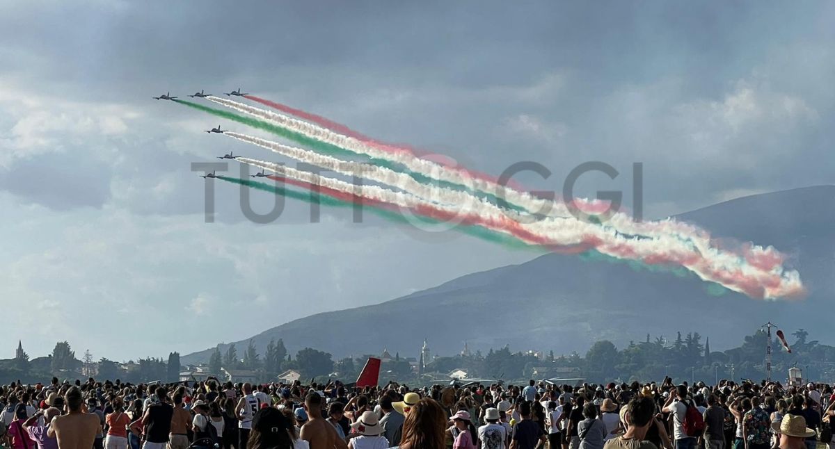 In tanti a Foligno per ammirare le Frecce tricolori - Notizie