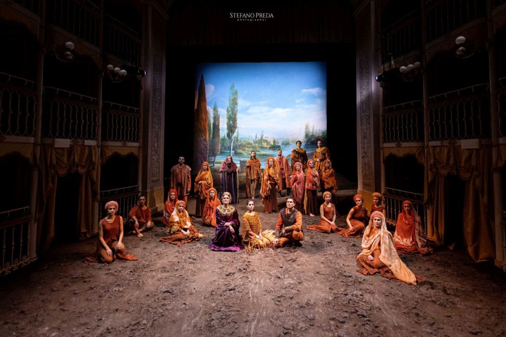 Accade d’Estate a Spoleto, in scena al Teatro Romano “Elettra, ritorno alla terra” da Euripide