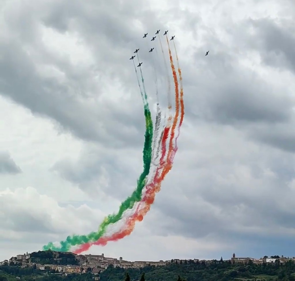 In tanti a Foligno per ammirare le Frecce tricolori - Notizie 