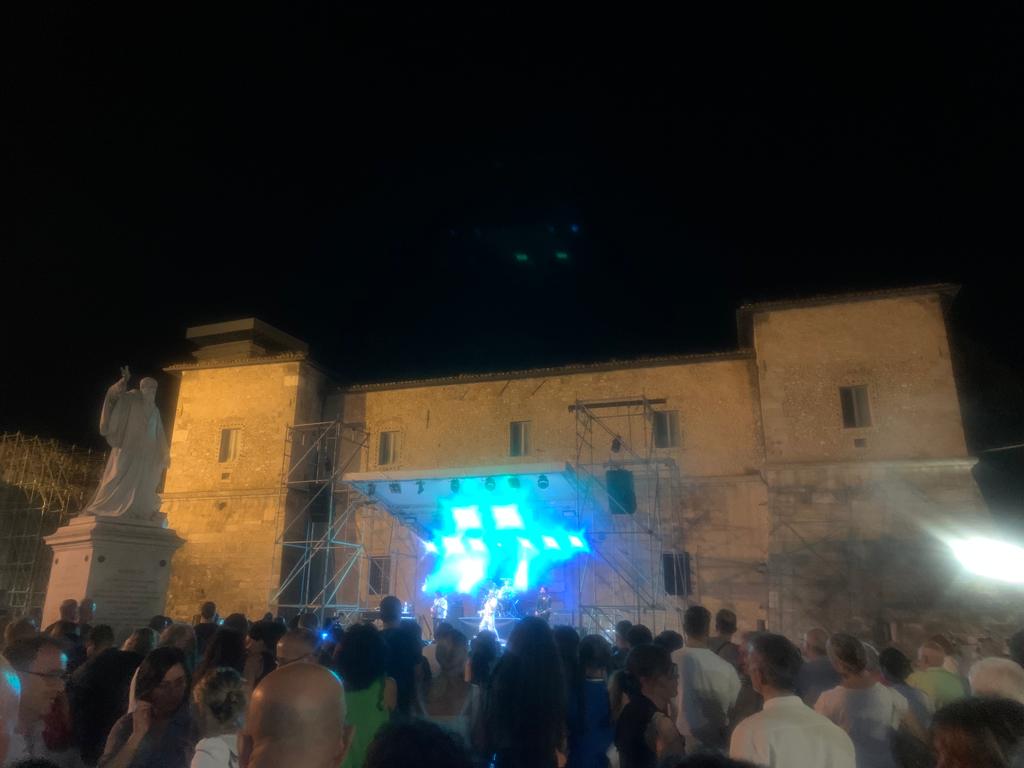 Tre giorni a tutta birra con l’Oktoberfest e scienza in piazza a Norcia