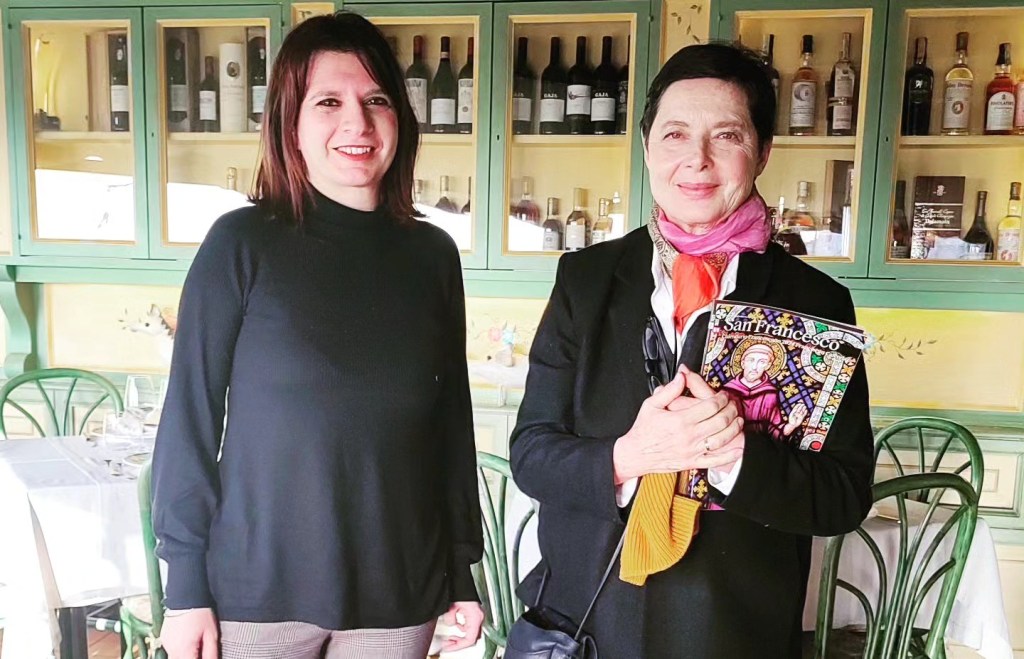 Isabella Rossellini ad Assisi: visita in città per la figlia di Ingrid Bergman e del celebre regista