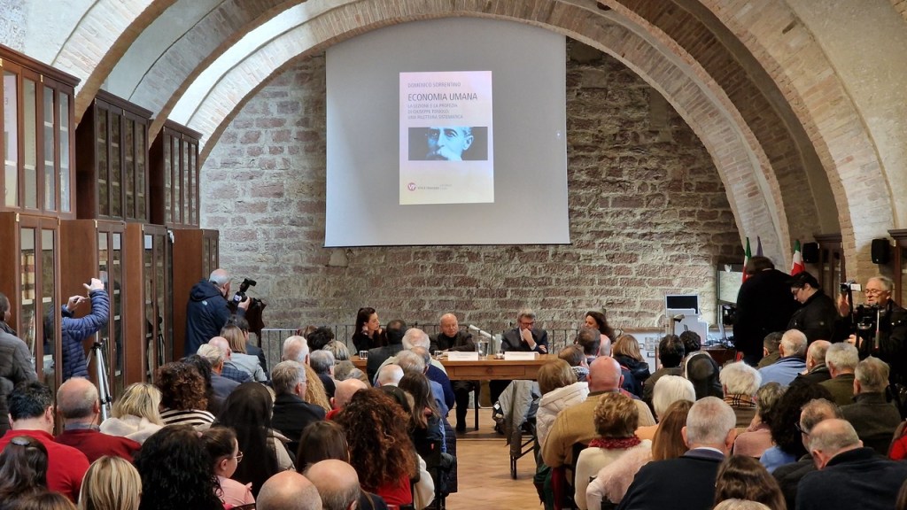 Economia umana, ad Assisi il dialogo tra chiesa e sindacato con monsignor Sorrentino e Landini