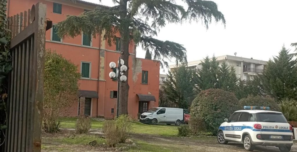 Bastia Umbra, all’ex hotel La Villa arrivati i primi 16 rifugiati