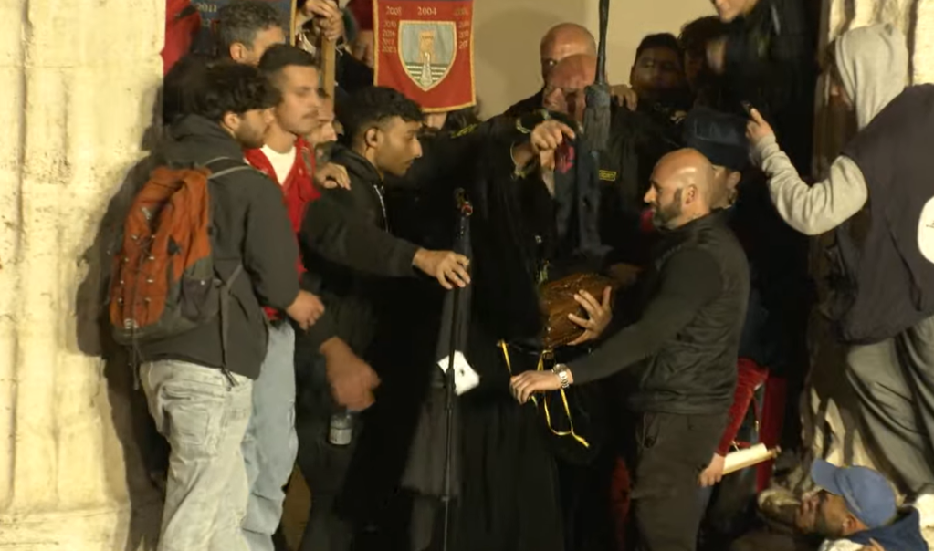 Assisi, è festa blu: la Nobilissima Parte de Sopra vince il Calendimaggio 2024