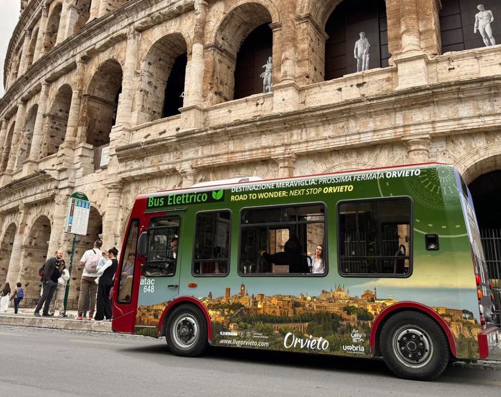 Orvieto si promuove a Roma, le bellezze della città in un bus turistico