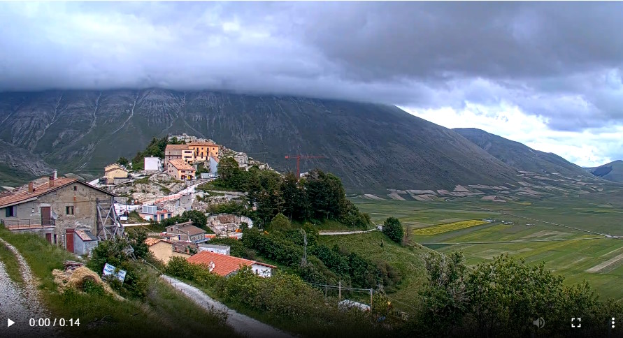 Fioritura Castelluccio di Norcia 2024, tornano le navette