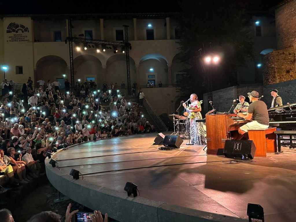 Festival Spoleto, Lizz Wright benedice il Romano e i suoi 1100 spettatori | Pienone divino, con Pagnotta gongolante