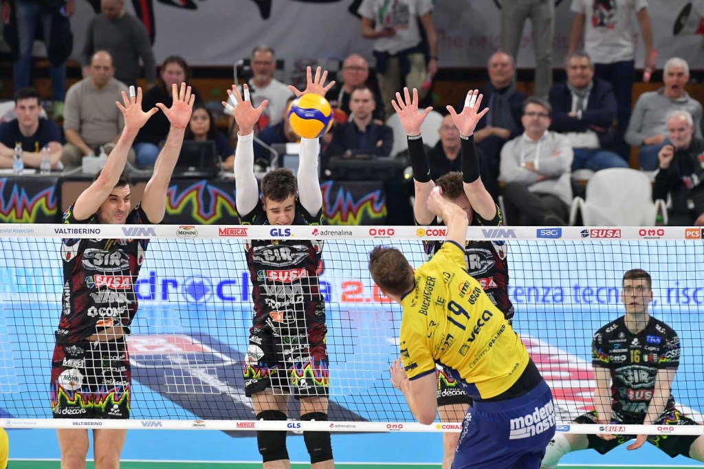 Giannelli guida la Sir alla vittoria di Gara1 in rimonta su Modena IMMAGINI