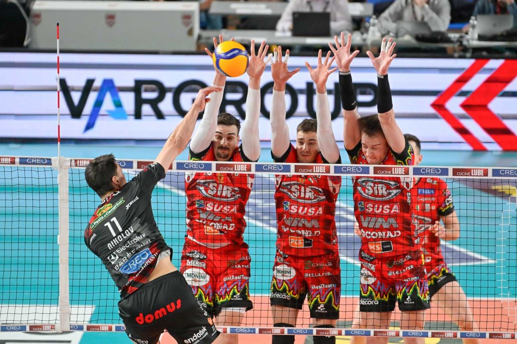 La Sir sbanca l’Eurosuole e si prende Gara2 della semifinale Scudetto IMMAGINI