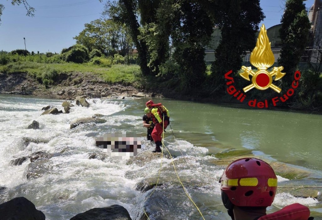 Ponte Valleceppi, cadavere nel Tevere recuperato dai soccorritori | Aggiornamenti