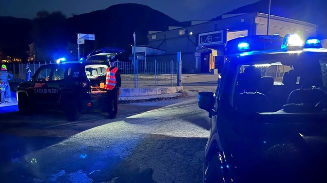 Colpo notturno in un centro estetico, ladro incastrato dalle…ciabatte