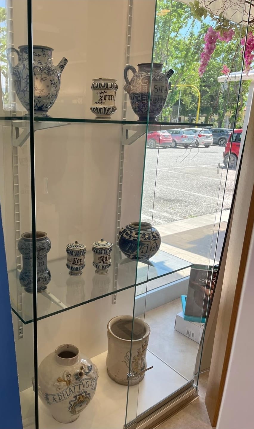 Farmacie comunali, Giunta nomina Bruno Toniolatti AU | Ecco i vasi (foto), la Giunta si fa in tre