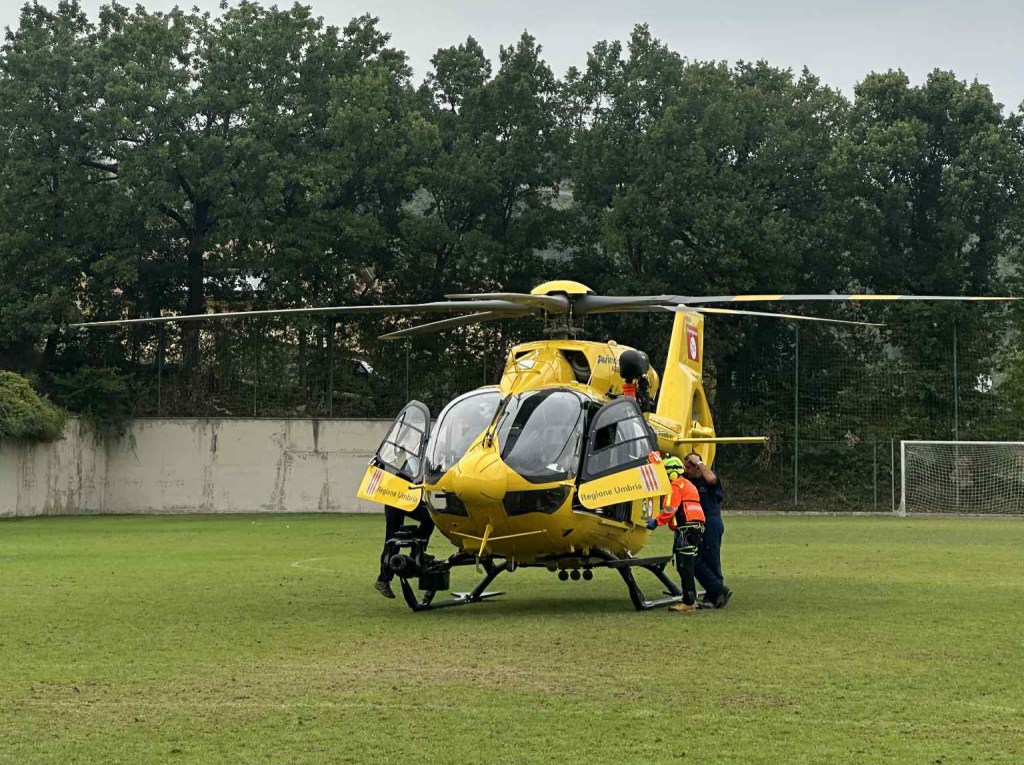 Ferito al viso durante partita di calcio, 17enne soccorso da “Nibbio”