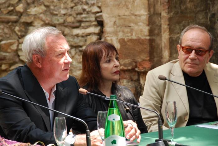 Adriana e Bob, sipario! Quando i tempi del teatro sono tutto | Il ditone texano e lo svenimento strategico