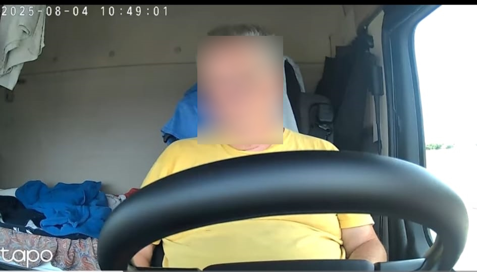 Incidente con 3 morti sull’A1, spunta video del camionista umbro. L’avvocato: “E’ sconvolto”