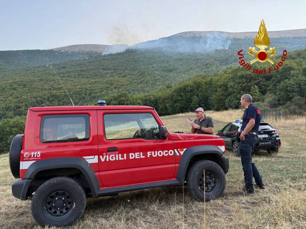 Fulmine innesca incendio sul Coscerno. Altro rogo a Monteleone | Foto