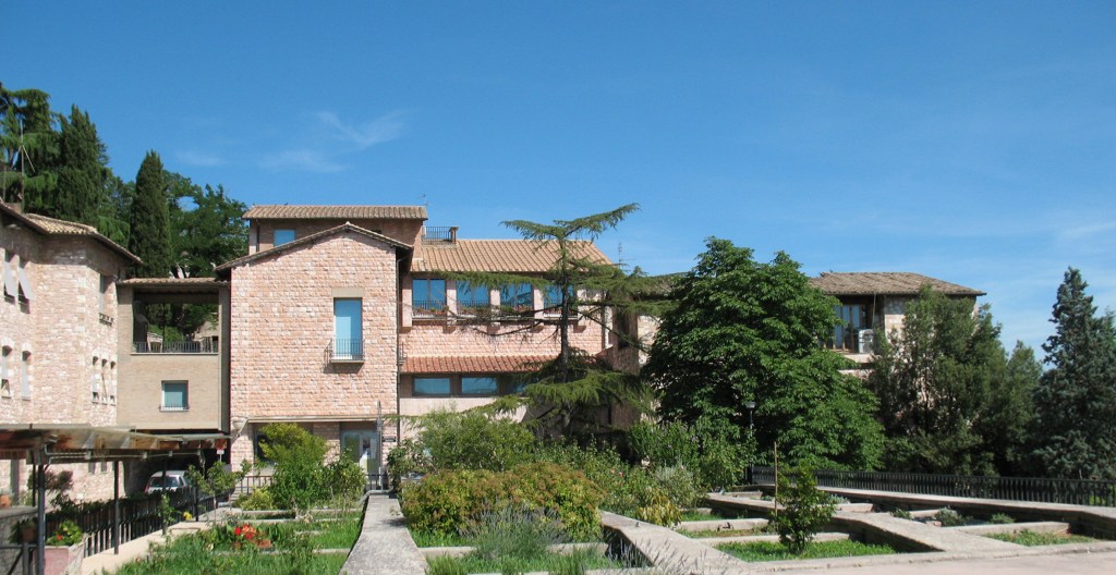 Alla Cittadella di Assisi il corso di studi cristiani, ci sono anche Mogol e Gino Cecchettin