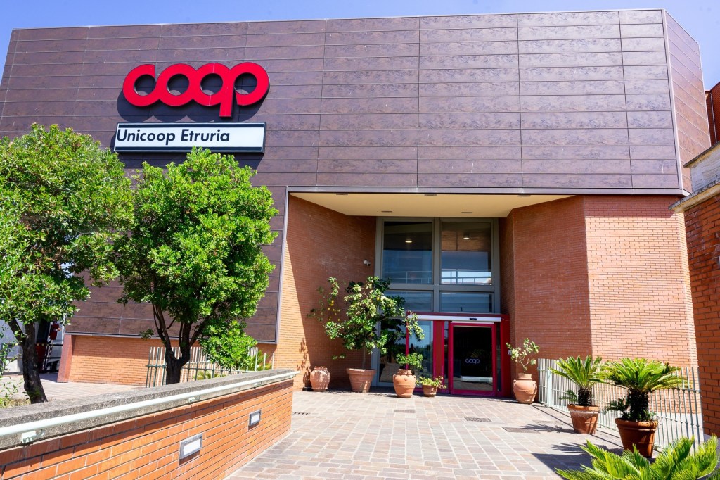 Unicoop Etruria, fase 2 del piano industriale: così si riorganizza la rete | I sindacati: sciopero