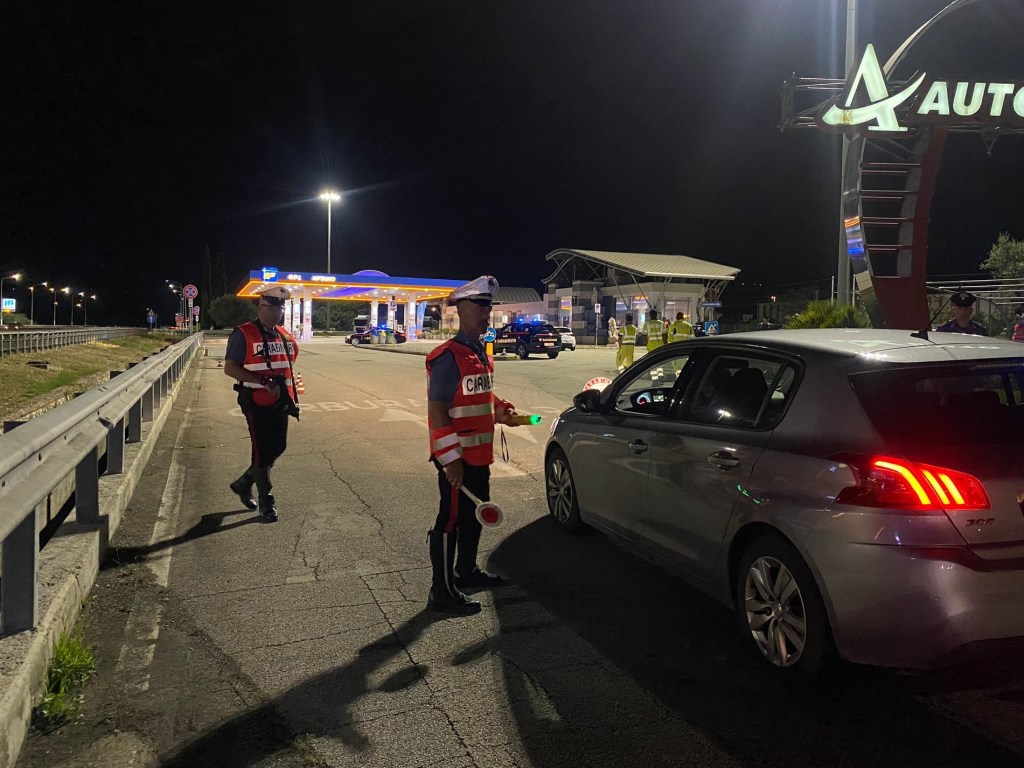 Al volante sotto effetto di cocaina, denunciati in 5 | Giovane beccato con crack