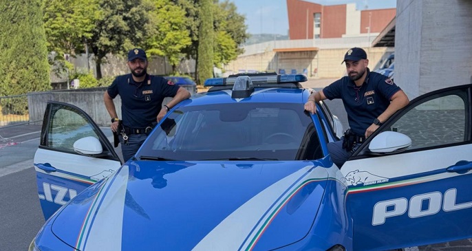 Passeggero con patente e passaporto falsi, arrestato all’Aeroporto di Perugia