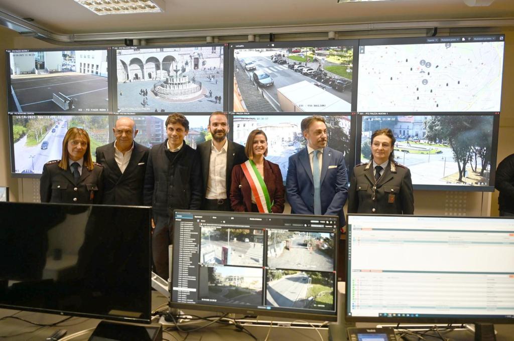 A Perugia la nuova centrale operativa per controllare 400 telecamere | Foto