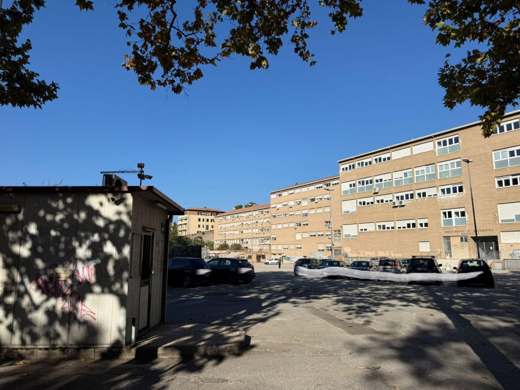 Omicidio Cumani, cellulari scandagliati per superare racconti discordanti e omertà