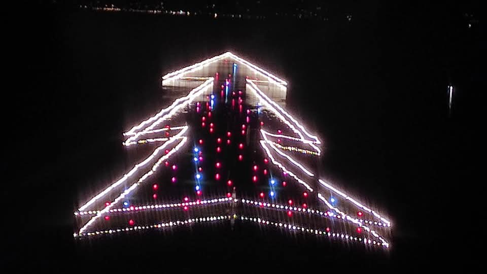 Castiglione del Lago accende l’Albero di Natale in acqua  il 6 dicembre