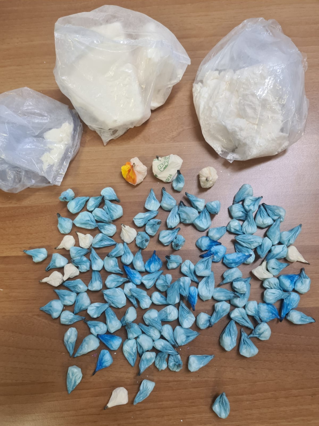 Cocaina nel negozio di telefonia e € 3.900,00 in casa: arrestato