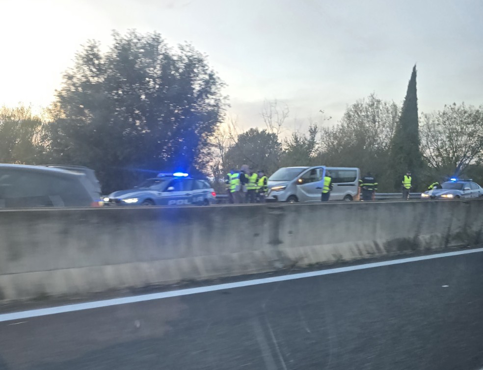 Donna morta dopo caduta dal pulmino, 2 indagati per omicidio e omessa vigilanza