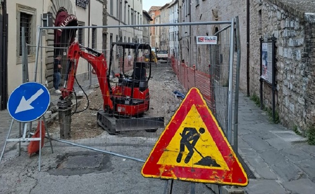 Cantiere in via XX Settembre, commercianti si affidano a legale “Lavori vanno finiti entro 4 dicembre”