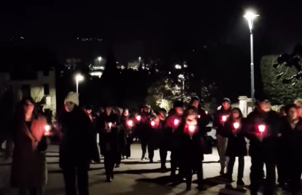 Femminicidio pianificato nel dettaglio, la pistola acquistata 2 giorni prima. In tanti alla fiaccolata