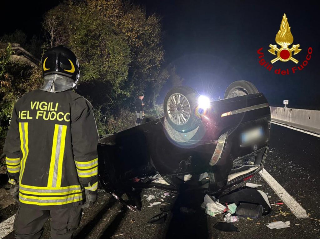 Si ribalta con l’auto sul Raccordo Terni-Orte, illesa
