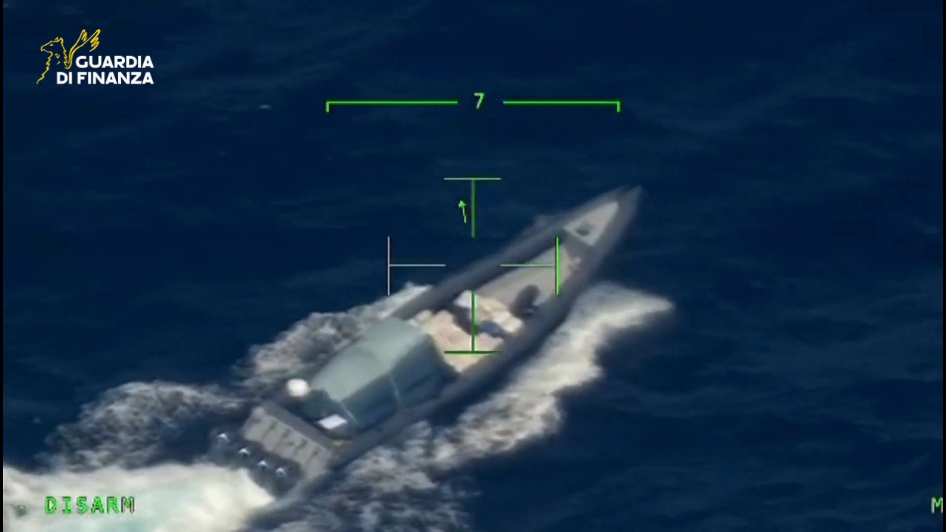 Gommone veloce oceanico sequestrato nelle acque, operazione antidroga internazionale su oceano, immagine di approfondimento