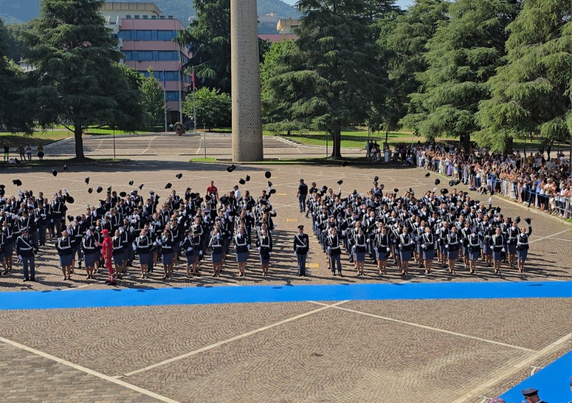 Il giuramento di 376 nuovi agenti di polizia a Spoleto: foto e video
